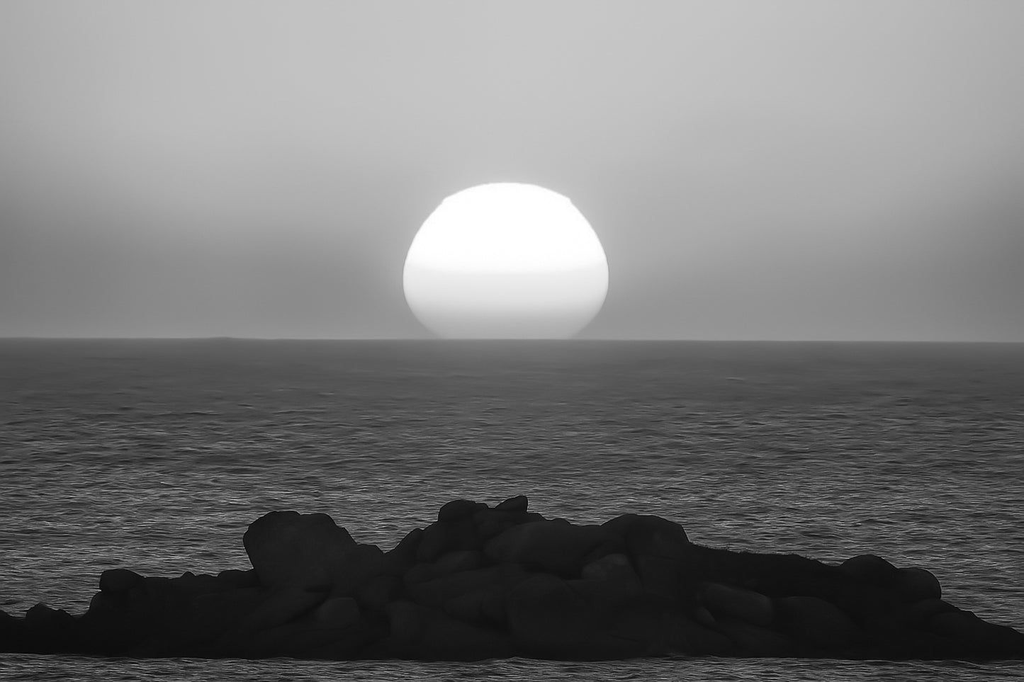 Soleil sur les rochers de granit