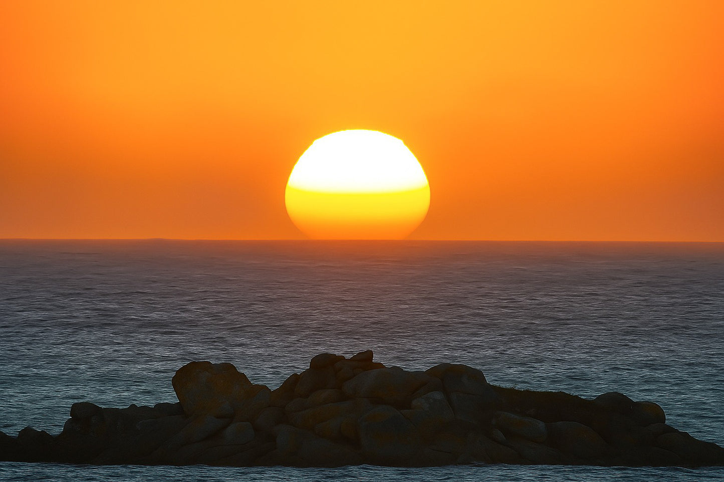 Soleil sur les rochers de granit